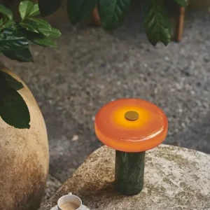TRIP portable batterilampe / bordlampe, moss/amber - Begrænset antal